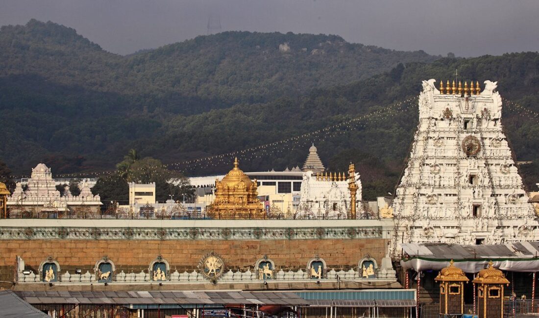 HİNDİSTAN, – HİNDİSTAN’da bir tapınakta çıkan izdiham sonucu 12 kişinin