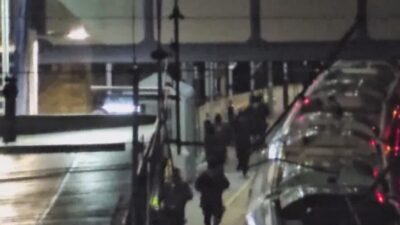 BİRLEŞİK KRALLIK, – İNGİLTERE’nin Huntingdon kentinde bir trende düzenlenen bıçaklı