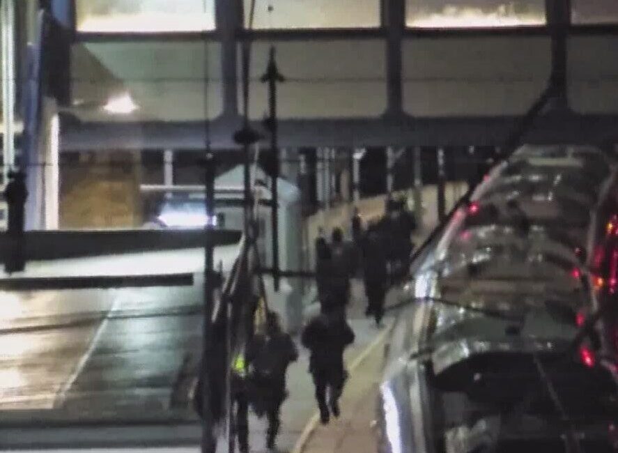 BİRLEŞİK KRALLIK, – İNGİLTERE’nin Huntingdon kentinde bir trende düzenlenen bıçaklı