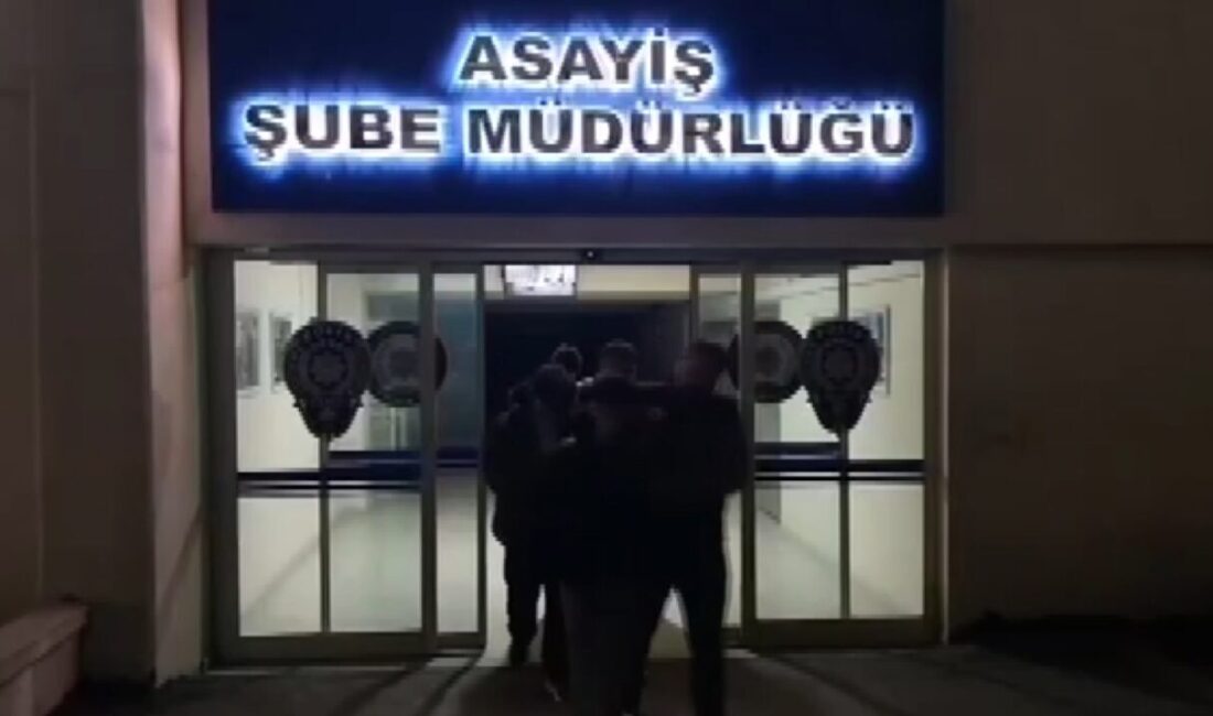 Kadircan GÜLER/ANKARA, – ANKARA’da 3 farklı iş yerinden para ve