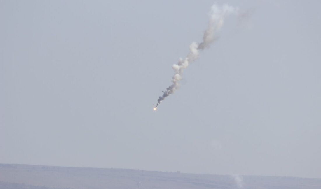 LÜBNAN, – İSRAİL ordusunun, Lübnan’ın güneyinde bir araca insansız hava