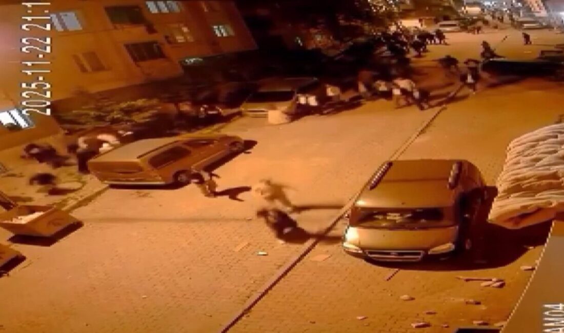 İSTANBUL – Arnavutköy’de akşam saatlerinde husumetli iki grup arasında çıkan