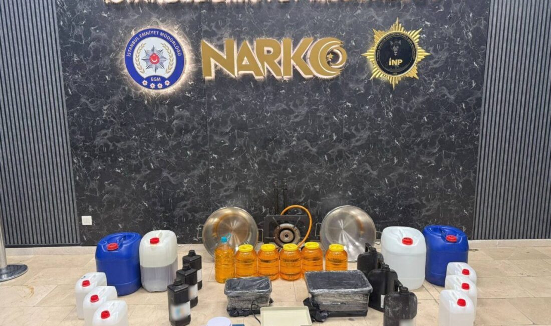 Baran AKKAYA/İSTANBUL, -ARNAVUTKÖY’de düzenlenen uyuşturtucu operasyonunda 1 şüpheli yakalanırken yapılan