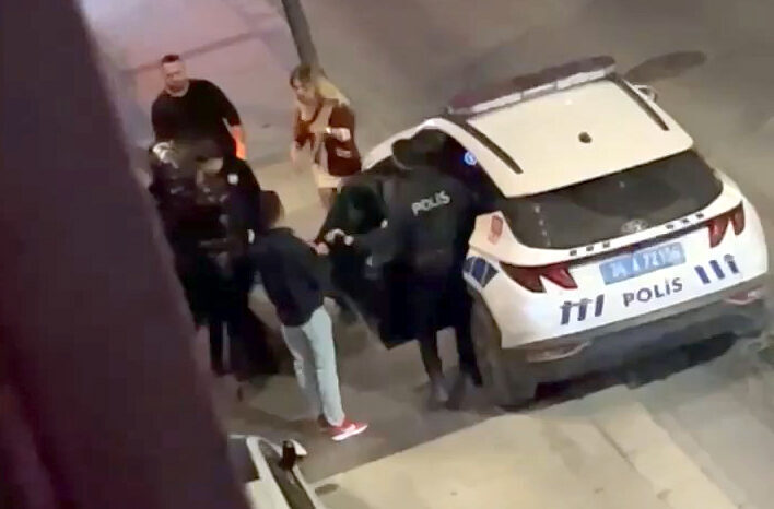 İhsan DÖRTKARDEŞ/İSTANBUL, – AVCILAR’da düğün salonunda iki grup arasında çıkan