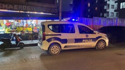 Baran AKKAYA/İSTANBUL, – BAHÇELİEVLER’de iddiaya göre husumetli olduğu kişinin evinin