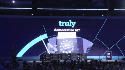 Esra GÜNTEPE -Hadican EROL / İSTANBUL Sanayi ve Teknoloji Bakanı