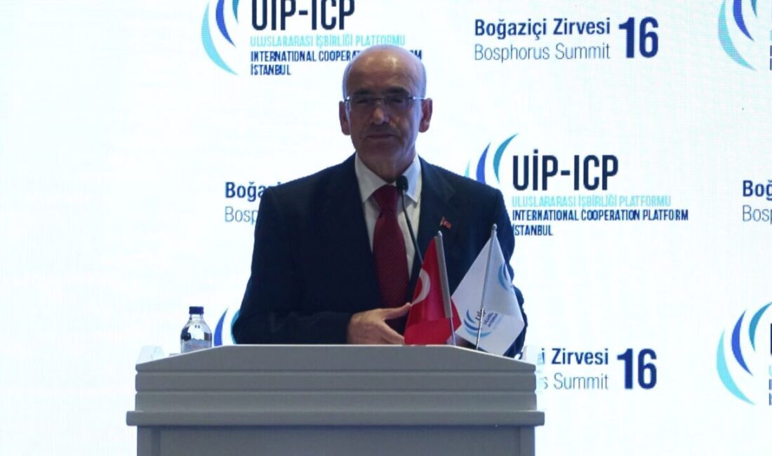 İrem Çağla ZİNCİRLİ- Ataberk KURT/İSTANBUL, – 16’ncı Boğaziçi Zirvesi’nde konuşan