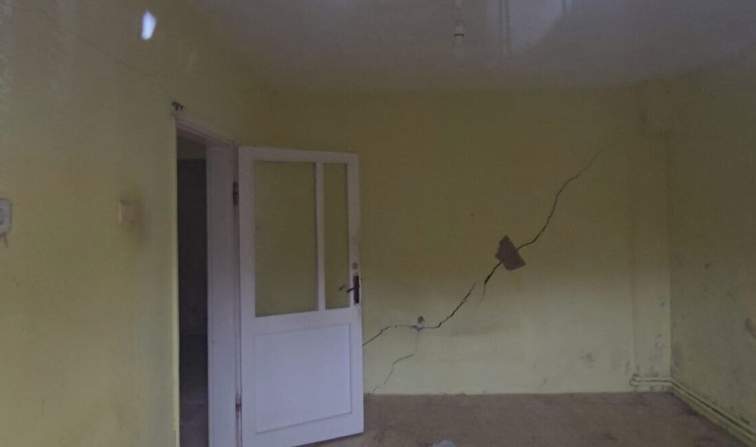 Mert ORDU / İSTANBUL – BEYKOZ’da 3’er katlı iki bina,