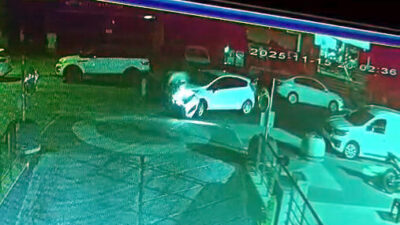 Veysel TİMDU/İSTANBUL, – BEYLİKDÜZÜ’nde yolda hızla ilerleyen motosiklet sürücüsü, sola