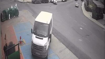 Veysel TİMDU/İSTANBUL, – BEYLİKDÜZÜ’nde park halinde freni boşalan hafif ticari