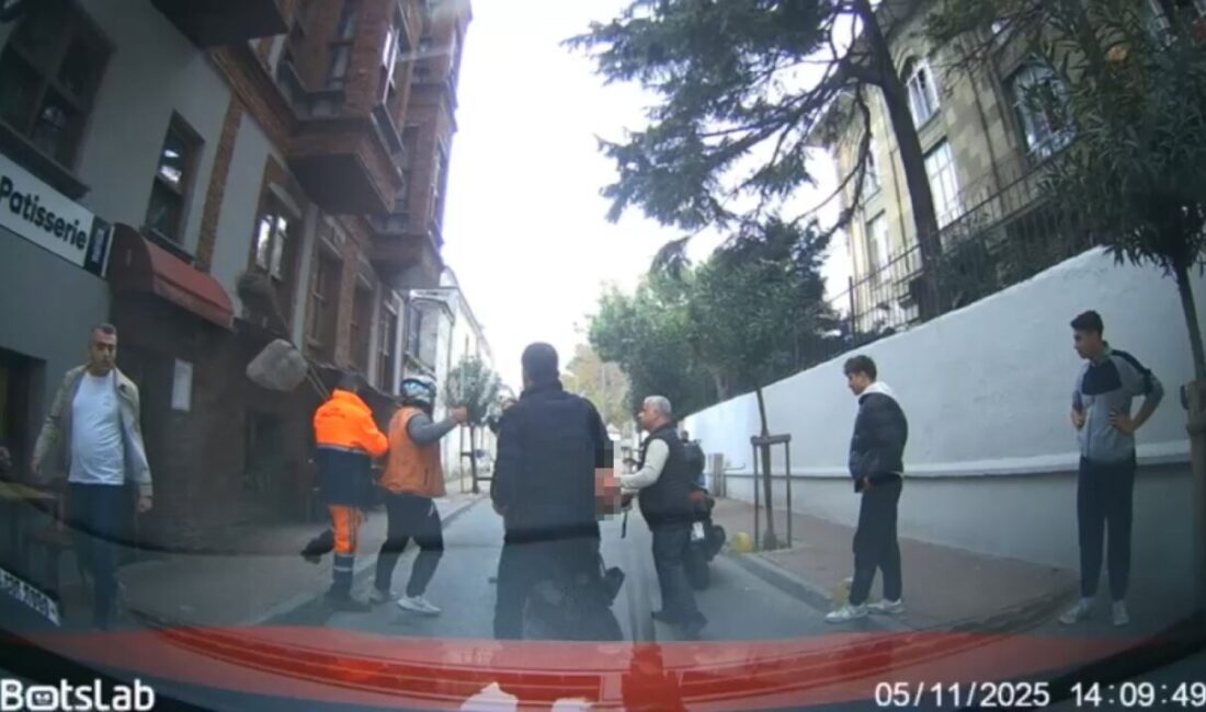İSTANBUL, – FATİH’te iki motosikletli arasında çıkan tartışma kısa sürede