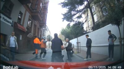 İSTANBUL, – FATİH’te iki motosikletli arasında çıkan tartışma kısa sürede