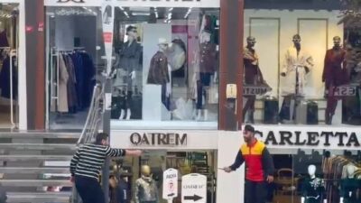 Emre KURT/İSTANBUL Güngören’de bir iş yeri sahibi ile kargo çalışanları