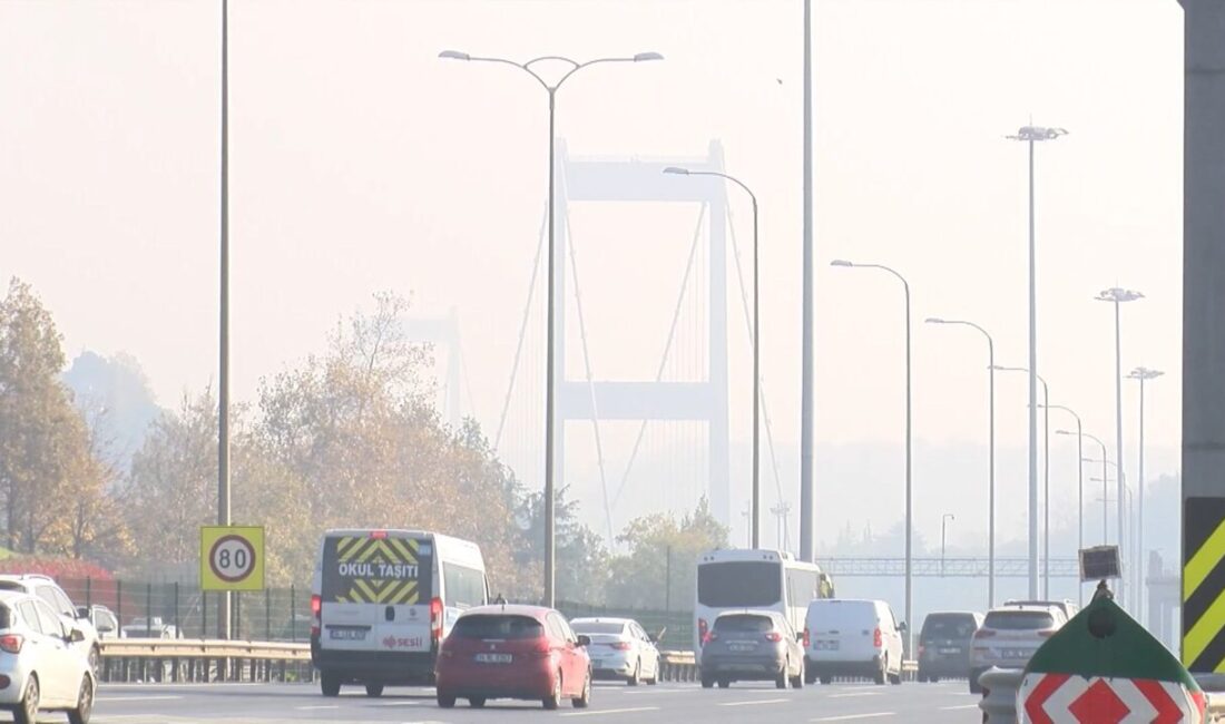 Hasan YILDIRIM/İSTANBUL, – İSTANBUL Boğazı’nda sis etkili olmaya devam ediyor.