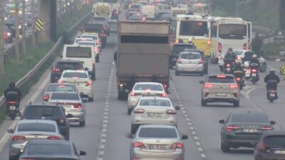 Murat SOLAK / İSTANBUL, – İSTANBUL’un bazı noktalarında haftanın ilk