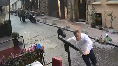 Doğan Can CESUR / İSTANBUL, – BEYOĞLU İstiklal Caddesi’ndeki bir