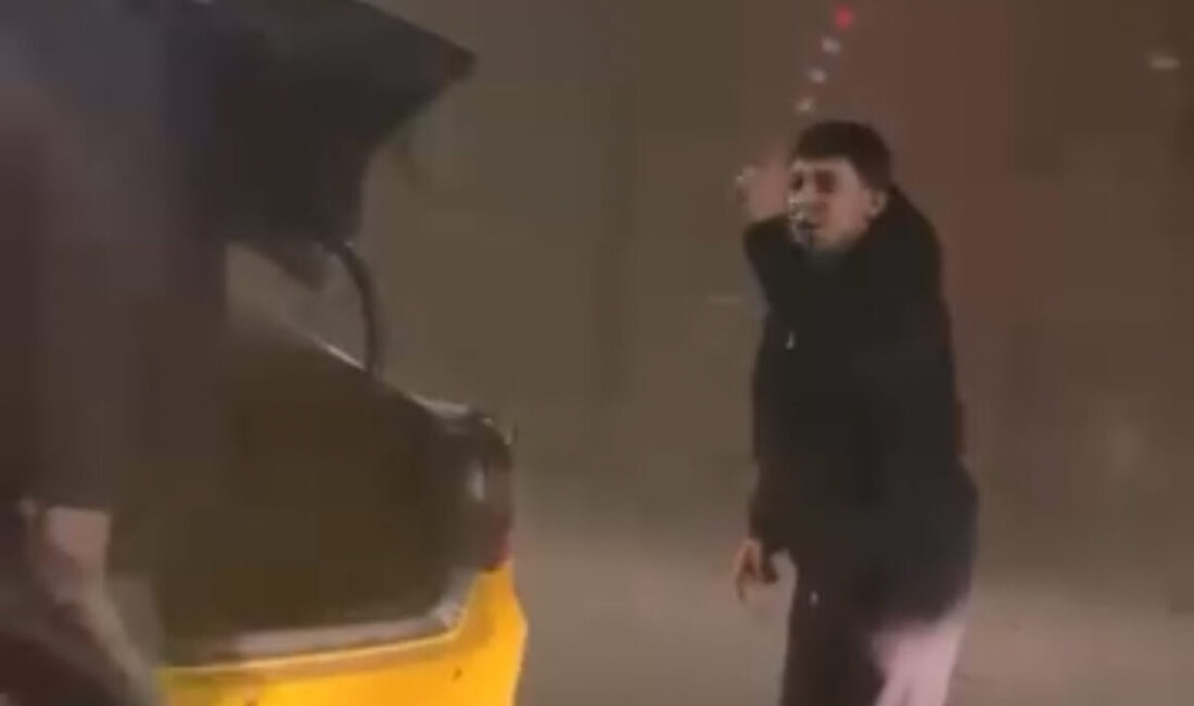 Doğan Can CESUR / İSTANBUL – KAĞITHANE-Piyalepaşa Tüneli’nde motosikletiyle ilerleyen