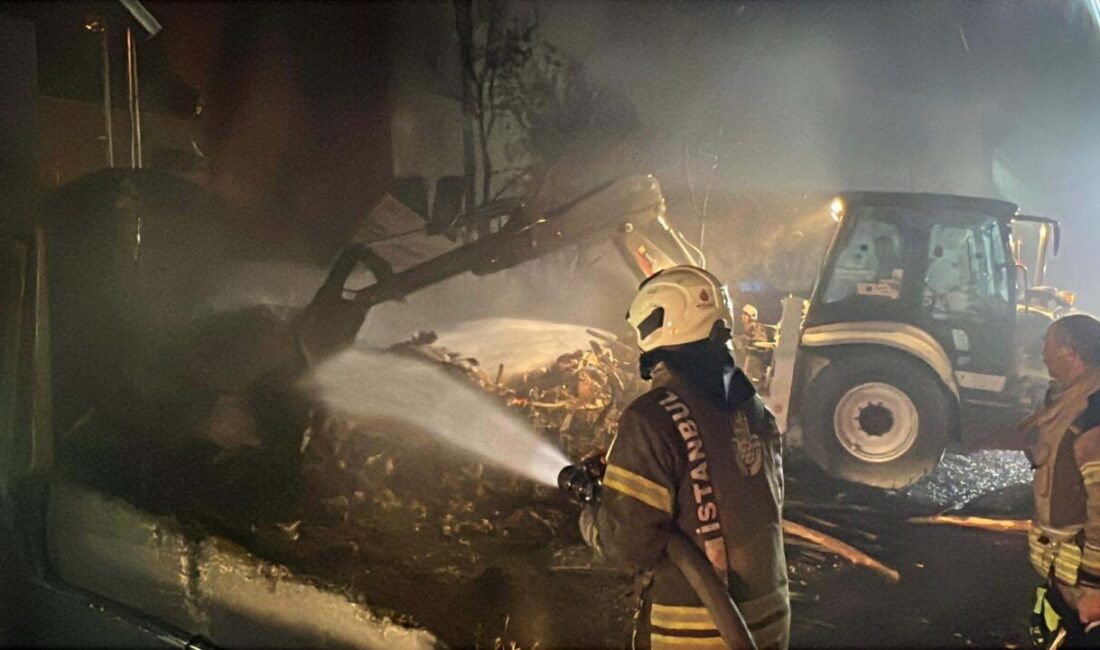 Soner HASIRCIOĞLU/İSTANBUL, – KÜÇÜKÇEKMECE’de, geri dönüşüm tesisinde yangın çıktı. Yangın