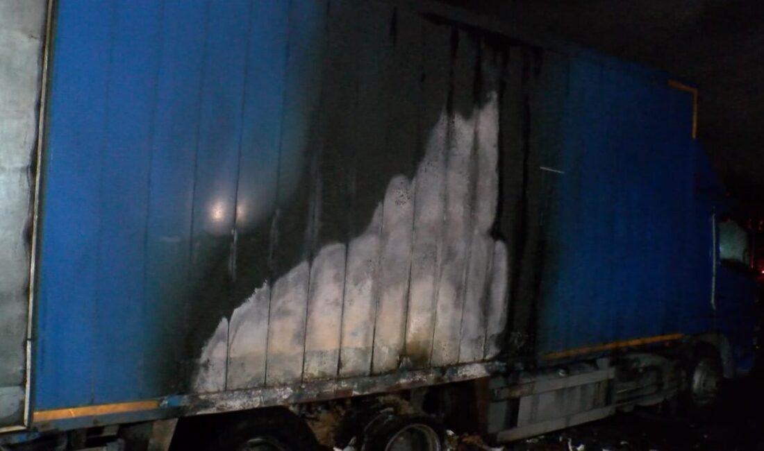 Mehmet Kaan KURT/İSTANBUL, – KUZEY Marmara Otoyolu’nda ilerleyen bir kamyonun