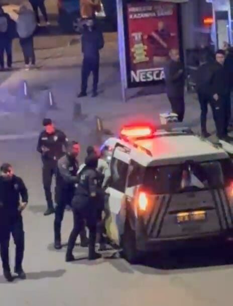 Emre KURT-Emin YEŞİL/İSTANBUL – SULTANGAZİ’de iki grup arasında çıkan kavga,