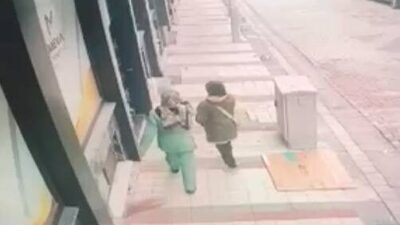 Baran AKKAYA/İSTANBUL, -SULTANGAZİ’de 2 kadın, takip ettikleri çiftin evine girip