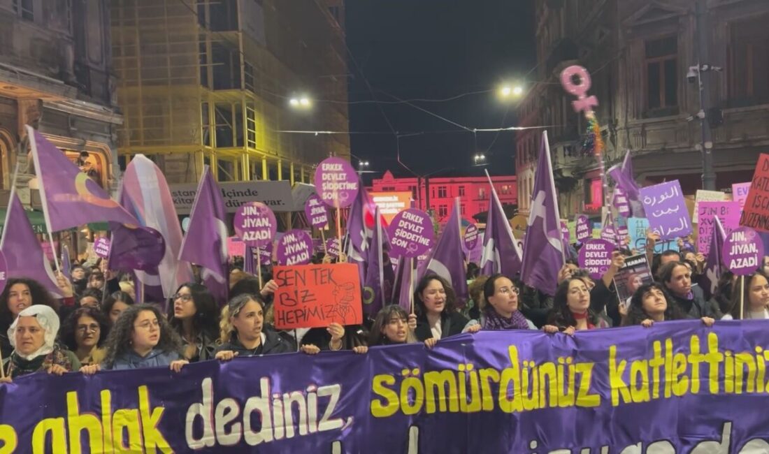 Yılmaz OKUR/İSTANBUL, – KADINA Şiddetle Mücadele Günü kapsamında Taksim’de yürüyüş