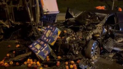 Soner HASIRCIOĞLU/İSTANBUL, -Ümraniye, TEM Otoyolu’nda sürücüsünün direksiyon hakimiyetini kaybettiği otomobil,