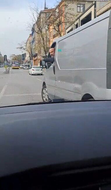 İsa ALMAÇAYIR- Hiba HAKBİLİR / İSTANBUL, – ÜMRANİYE’de trafikte yaşanan