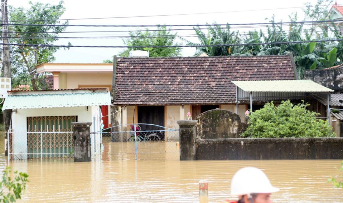 VİETNAM, – VİETNAM’DA etkili olan Kalmaegi Tayfunu nedeniyle 5 kişinin