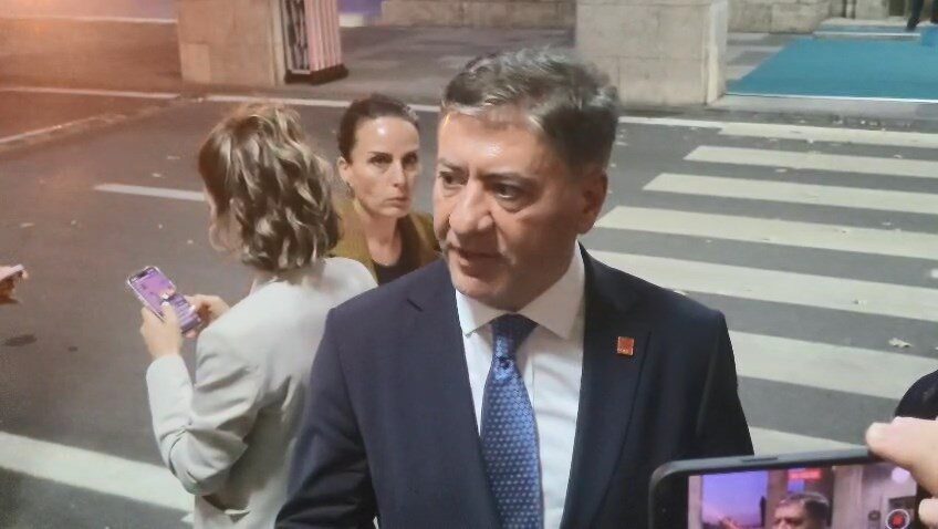 ‘YARINKİ TOPLANTI TEKNİK NEDENLERLE ERTELENDİ’ Yaklaşık 1,5 saat süren toplantının