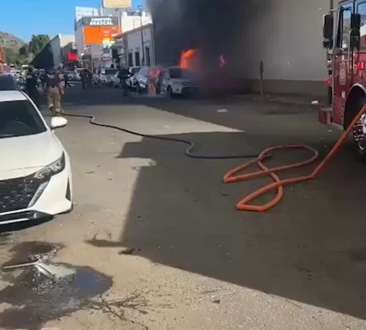 MEKSİKA, – MEKSİKA’nın kuzeybatısında bir markette çıkan yangında 23 kişi