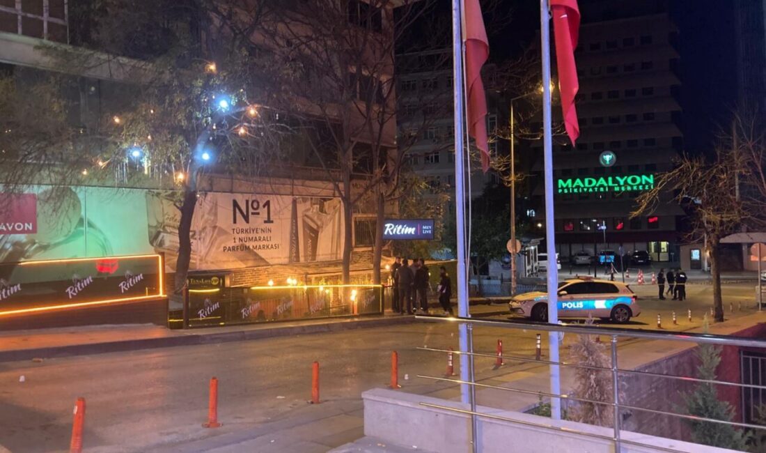 Kadircan GÜLER/ANKARA, – ANKARA’da seyir halindeki motosikletten açılan ateşte, tabancadan