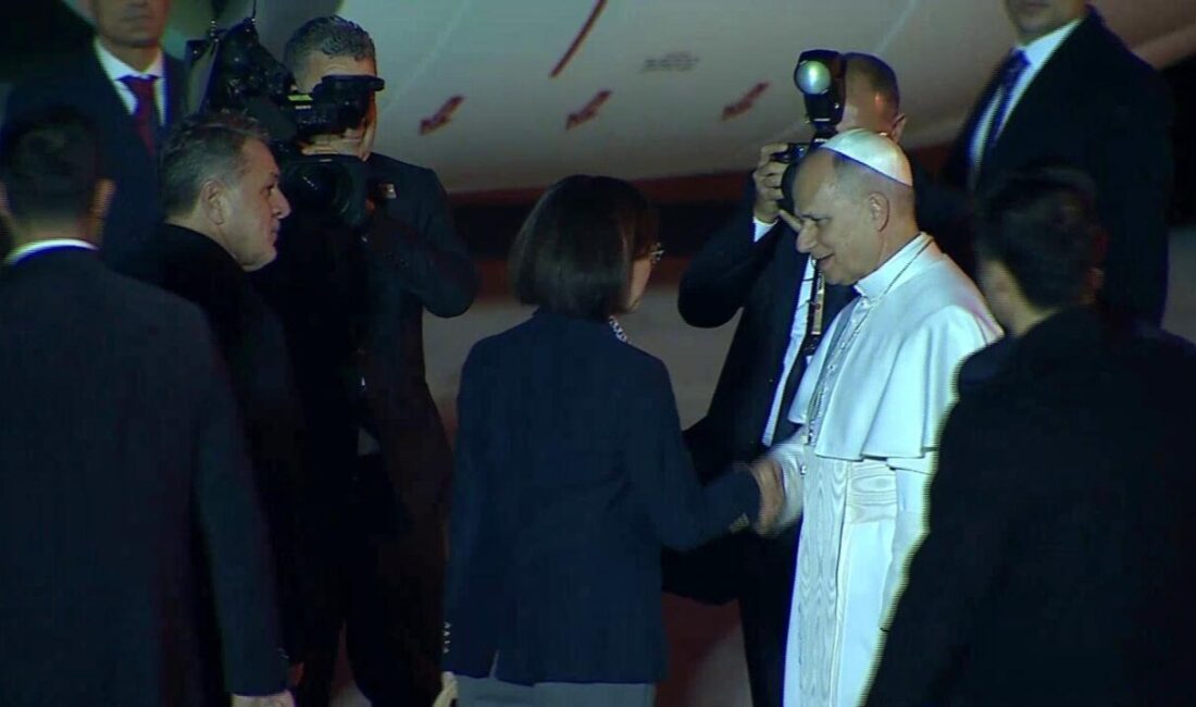 ANKARA’DAN AYRILDI Papa 14’üncü Leo, Türkiye ziyaretinin ilk ayağında Ankara’daki
