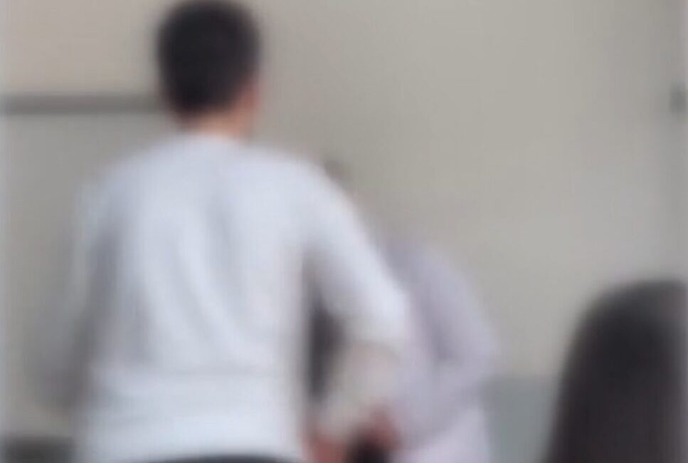 ANKARA, – ANKARA’da lisede öğretmen M.C. (61) ile alay eden