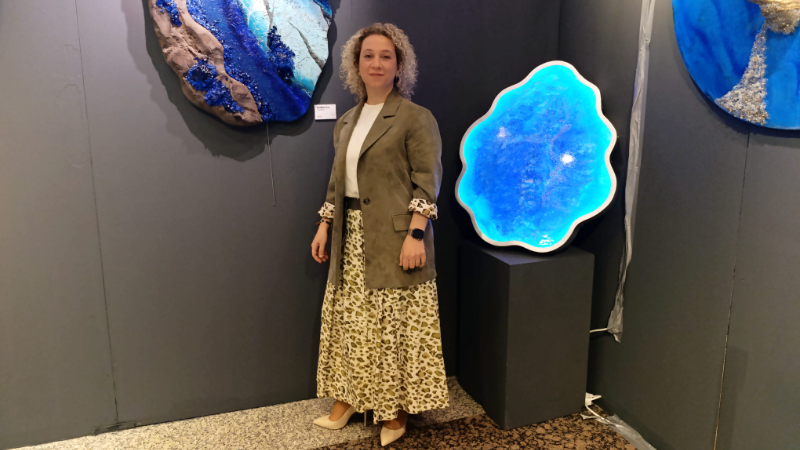 Reklamcılık, iletişim ve görsel tasarım alanlarında 20 yılı aşkın deneyimi