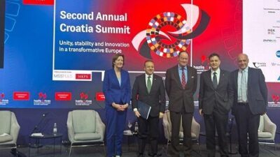 İSTANBUL, – Eski AB Bakanı ve Başmüzakereci Büyükelçi Dr. Egemen