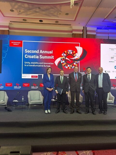 İSTANBUL, – Eski AB Bakanı ve Başmüzakereci Büyükelçi Dr. Egemen