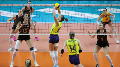 İSTANBUL, – VOLEYBOL Sultanlar Ligi’nin 10’uncu haftasında Fenerbahçe Medicana, konuk