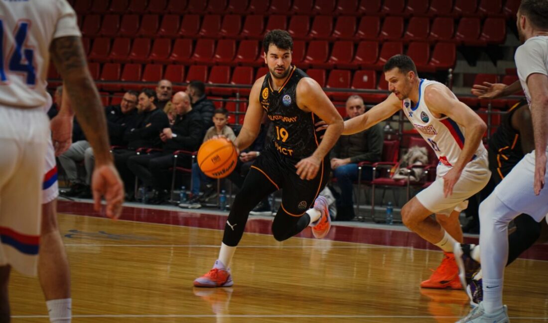 İSTANBUL, – SALON: Laktasi HAKEMLER: Julio Anaya, Edgard Ceccarelli, Zdenko