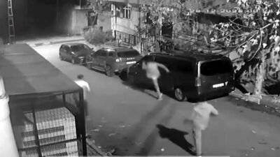 İhsan DÖRTKARDEŞ/İSTANBUL, – AVCILAR’da sokakta yürüyen 3 kişiden biri park