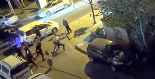 İhsan DÖRTKARDEŞ / İSTANBUL, – AVCILAR’da 2 grup arasında sokak