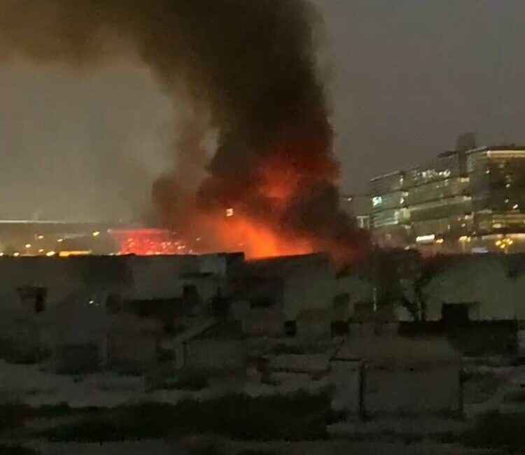 Baran AKKAYA/İSTANBUL, – BAKIRKÖY’de 2 katlı kumaş baskı fabrikasında çıkan