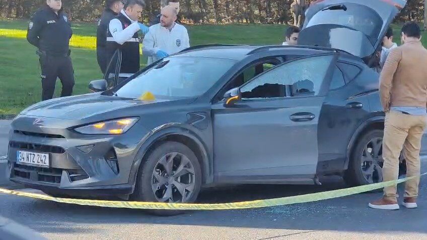 İSTANBUL, -Bakırköy Yeşilköy’de bir otomobile silahlı saldırı düzenlendi. Saldırıda otomobildeki