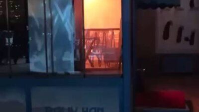 Baran AKKAYA/İSTANBUL, -BAŞAKŞEHİR’de 13 katlı bir sitenin 2’nci katındaki balık