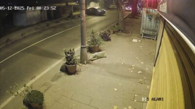 Mert ORDU/İSTANBUL -BEYKOZ’da sürücüsünün direksiyon hakimiyetini kaybettiği otomobil yol kenarındaki