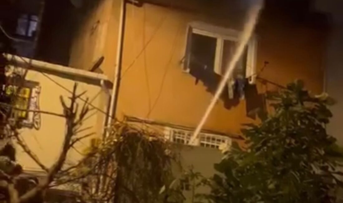 Soner HASIRCIOĞLU/İSTANBUL, – BEYOĞLU’nda 3 katlı binanın 3’üncü katında bilinmeyen