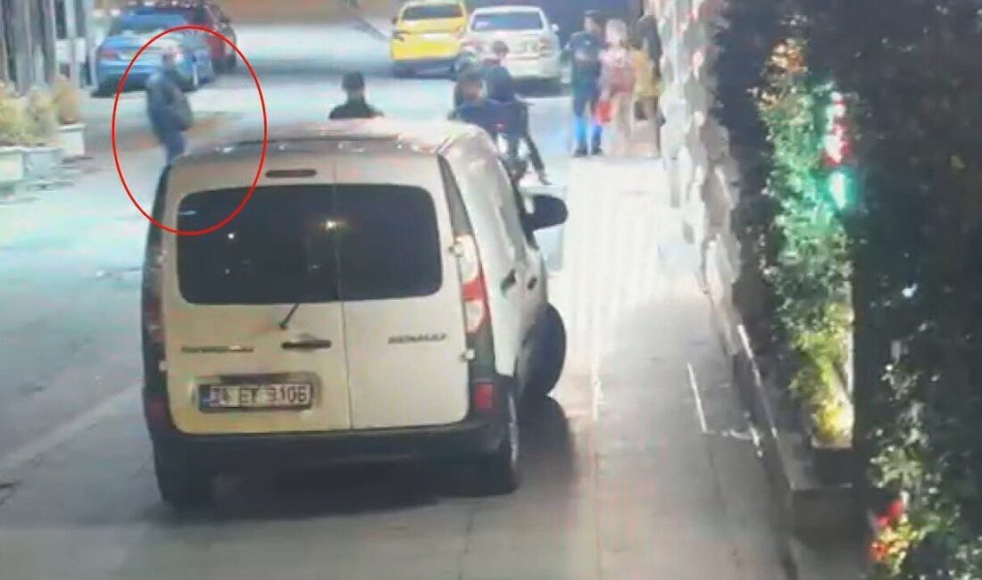 İSTANBUL, – BEYOĞLU’nda bir iş yerinin merdivenlerinde unutulan cep telefonunu