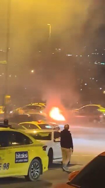 Yılmaz OKUR – Doğan Can CESUR/İSTANBUL – BEYOĞLU’nda seyir halinde