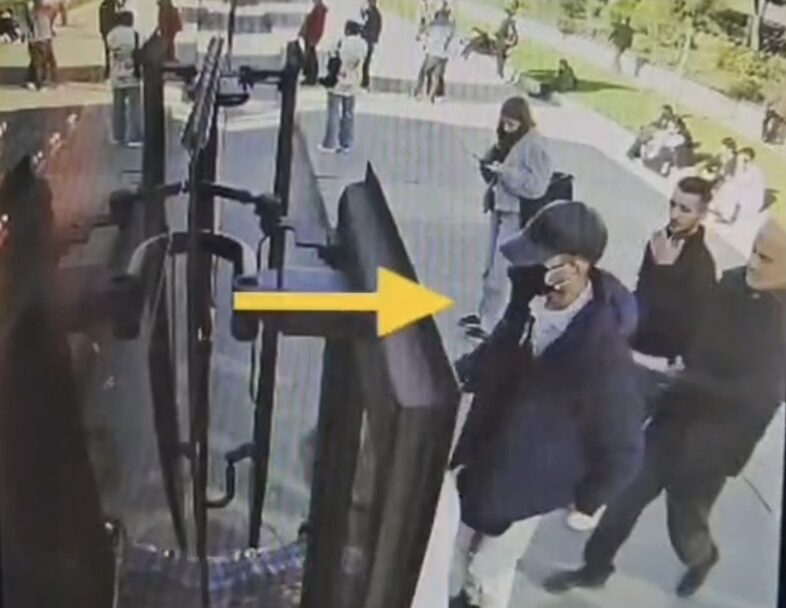 Vehbi DEMİR / İSTANBUL, – BÜYÜKÇEKMECE’de İETT otobüsüne binen 2