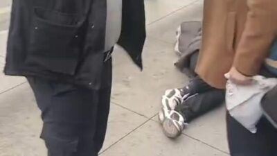 Emre KURT/İSTANBUL, – Cevizlibağ Metrobüs durağında metrobüs bekleyen 14 yaşındaki